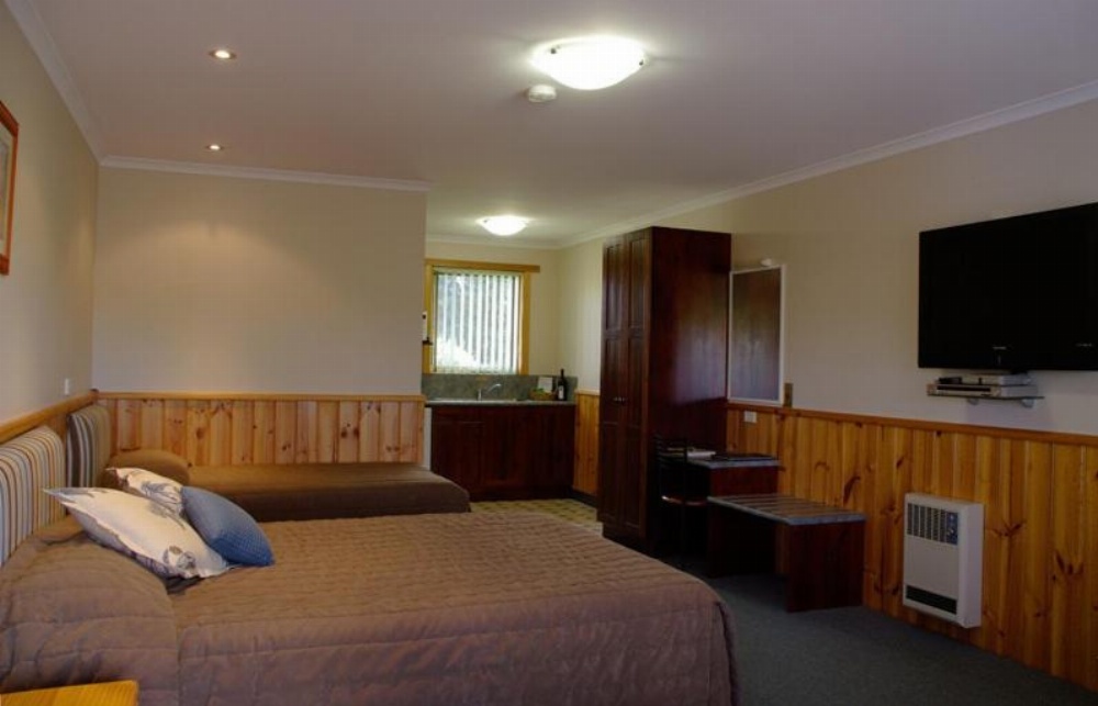 Deluxe Family Room
