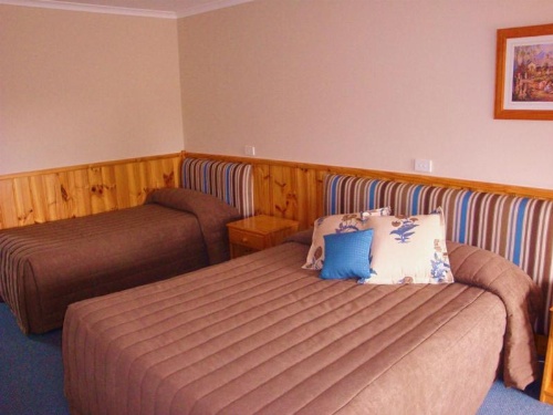 Kentish Hills Retreat image 2